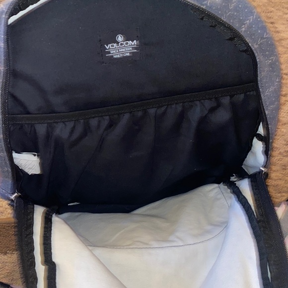 Volcom Backpack! - Picture 3 of 5